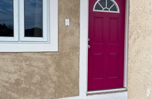 Nassau Apartment | Family-Friendly 2 Bedroom 1 Bath Fully equipped AirBnB! Complimentary Amenities!