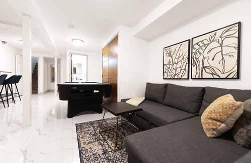 Upper Manhattan Apartment | Family-Friendly Duplex Near Subway | Patio + Games