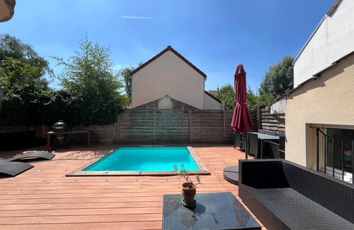 Antony House | Family house with pool, near Paris & airport - 3 bedrooms