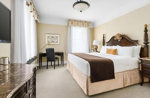 Central Park West Hotel | Family Retreat! 3 Exquisite Units, Bar/Lounge, Near Sony Imax Theatre