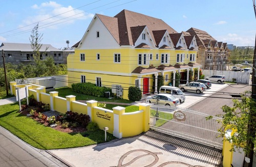 Adelaide Condo | Family Vacation, Big Condo, 4BDR, ALBANY RESORT
