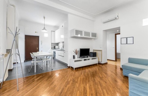 Centro Direzionale Apartment | Fara apt - Centro - 8 posti - wifi