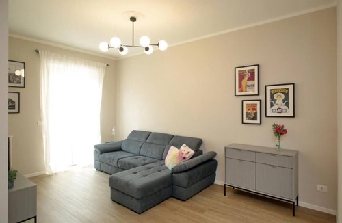 Parella Apartment | Federica Flat - Metro Monte Grappa