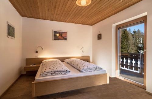 Avelengo Apartment | Ferienwohnung Kesselberg Edelweiss