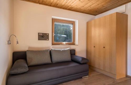 Avelengo Apartment | Ferienwohnung Kesselberg Edelweiss
