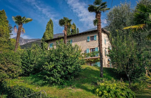 Malcesine Villa | Finely furnished farmhouse with parking, wi-fii, garden and breathtaking view!
