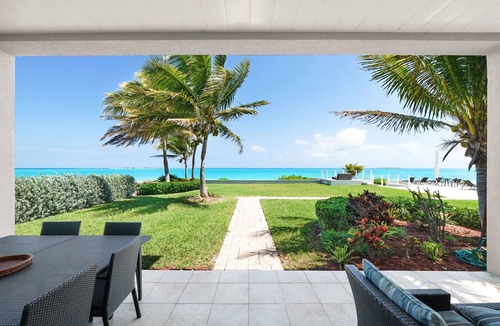 Jimmy Hill Villa | Finest Beachfront on the Island