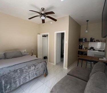 Snow Hill House | Finn Room - Ferdie's Place