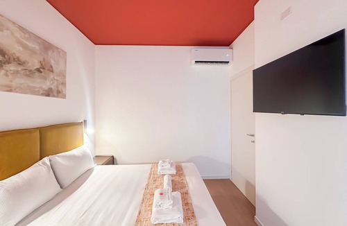 Centro Direzionale Apartment | Flatsharing Design Suite - Rubino