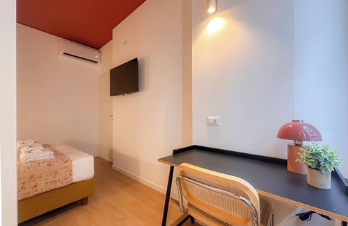Centro Direzionale Apartment | Flatsharing Design Suite - Rubino