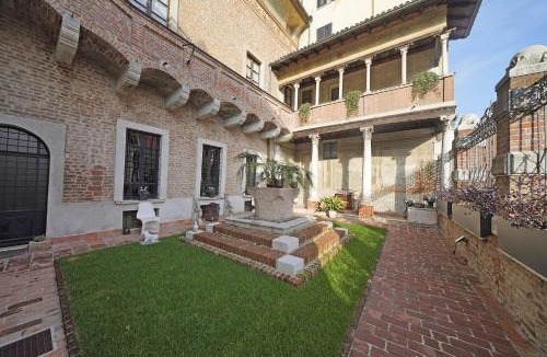 Cremona House | Foresteria Palazzo Guazzoni Zaccaria
