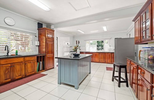 Runaway Bay Villa | Forever Summer Gorgeous 4BDR Villa