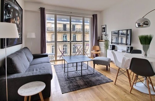 Champs-Elysees Apartment | Francois Terrace | Chic 3 Bed Apt near Champs Elysees