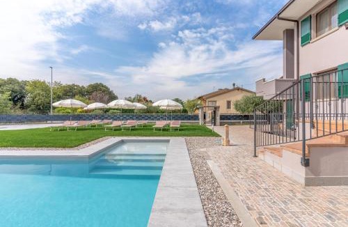 Castelnuovo del Garda Apartment | -Free Pool and Parking- Garda House Apartments
