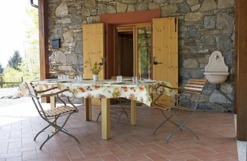 Comero House | Free-standing 3-bedroom house in Rusticostil with giant lake view