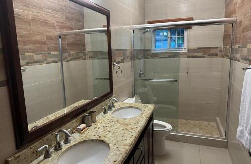 New Kingston Apartment | Free Wi-Fi, 24-hour Security, Pool