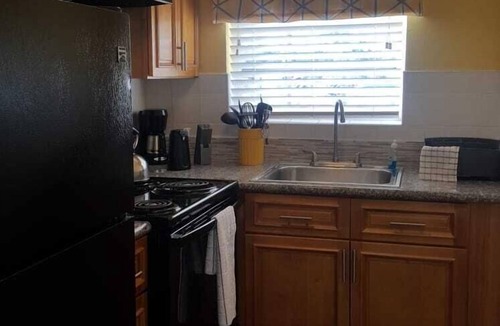 Bahamas Terrace Apartment | Full Apartment Near Beach, Bars, Restaurant