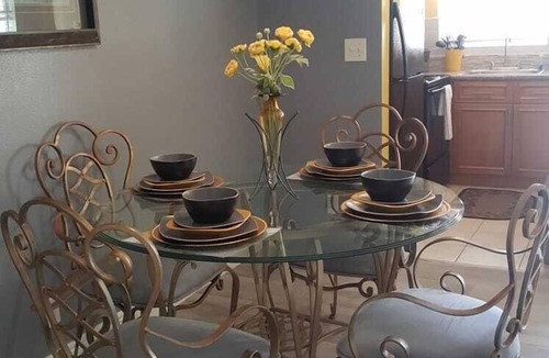 Bahamas Terrace Apartment | Full Apartment Near Beach, Bars, Restaurant