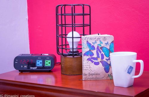 Molynes Gardens Apartment | Fully AC'ed, Quite Neighbor, Kingston Prime location, King Bed, Wifi, Cable,Gate
