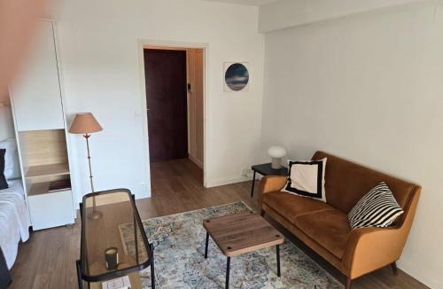 Rueil-Malmaison Apartment | Fully-equipped large studio with terrace