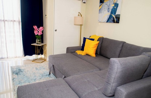 Portmore Apartment | Gated 1-bedroom Condo in Portmore with AC, WiFi, Pool, Kitchen, TV, Beach View