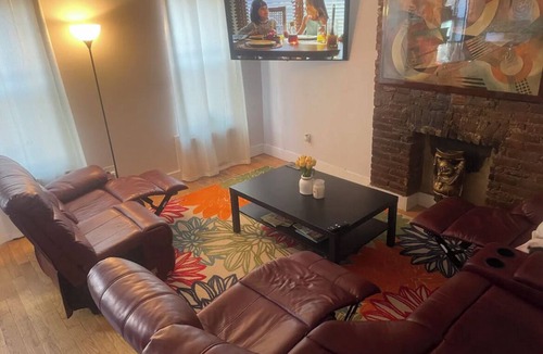 Williamsburg Apartment | Gem. Williamsburg 2 bedroom. 1 stop to Manhattan.