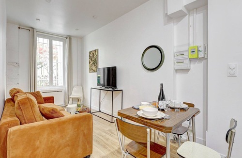 10th Arrondissement Apartment | Glamy 240 – Beautiful apartment in heart of Paris