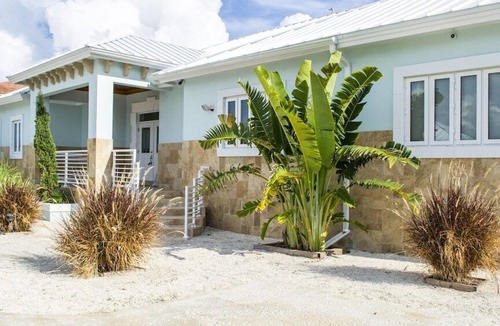 Bahamas Terrace House | GoldenEye- Beach Villa With Dock