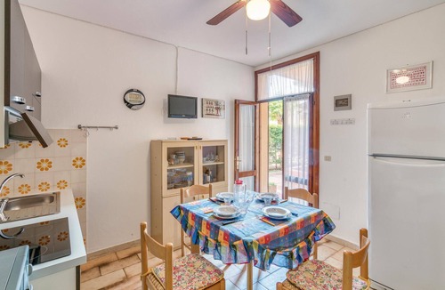 Rosolina Mare House | Gorgeous home in Rosolina Mare RO
