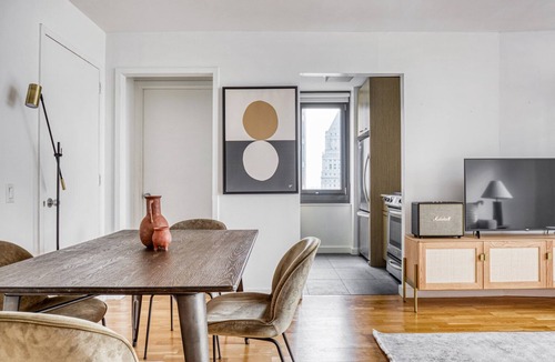 Tribeca Apartment | Gorgeous Tribeca 2BR w/Amazing city views + Gym by Blueground