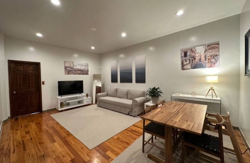East New York Apartment | Great Place in the Heart of New York. Walking distance to A & C Subway Stations