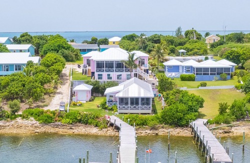 Green Turtle Cay Apartment | Green Turtle Cay, Luxury Suite, on White Sound with private dock.