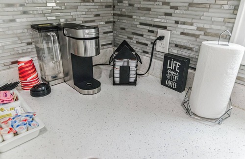 East Flatbush Apartment | Guest suite in Brooklyn, New York, 2nd Floor Unit H