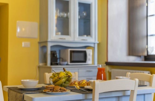 Tarvisio Apartment | GuestHost - A charming and welcoming studio apartment of approximately 25 square meters, perfect for three people, located on the ground floor of a historic building built in 1864 and renovated in 2025 while maintaining its historic atmosphere (NO elevat
