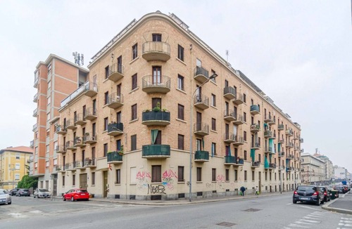 Vittoria Apartment | GuestHost - A cozy 45 square meters apartment, perfect for two people, located on the fourth floor of a building (NO elevator).The property is located in the Barriera di Milano neighborhood, north of the historic center. Convenient public transportation