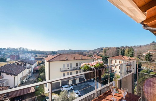 San Fermo della Battaglia Apartment | GuestHost - APT with balcony close to Switzerland!