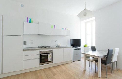 Citta Nuova-Barriera Nuova-San Vito-Citta Vecchia Apartment | GuestHost - Belvedere White Flat
