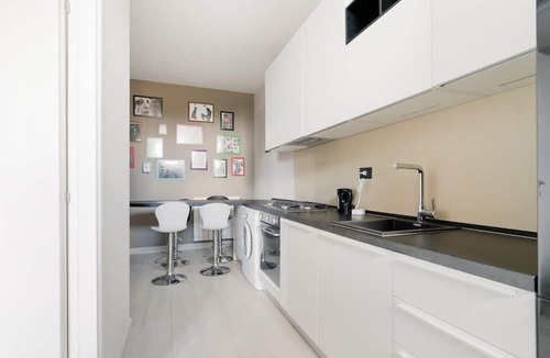 Zona Padova Apartment | GuestHost - Comfortable 70 sqm apartment located on the first floor of a building without a lift. The accommodation can accommodate up to 4 people and is equipped with all comforts.The property is located a few steps from Parco Trotter, a large public pa