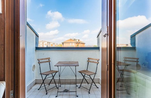 Bruzzano Apartment | GuestHost - Cozy Studio With Parking 5 min walk from the bus stop