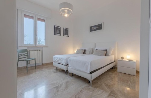 Ferrara Apartment | GuestHost - Ferrara Il Castello Dazzling Apartment
