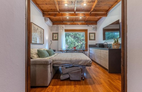 Ferrara Apartment | GuestHost - La Casa nel Pineto with Pool & Parking