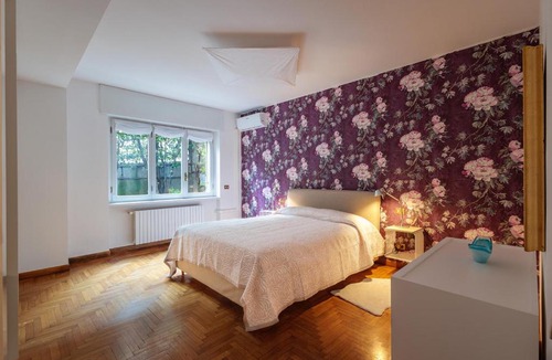 Bergamo Apartment | GuestHost - Liberty Villa & Winter Garden
