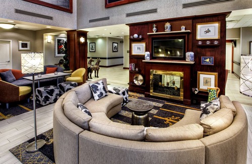 Bloomfield Hotel | Hampton Inn & Suites Staten Island