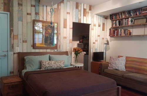 Central Park North Apartment | Harlem Studio Hideout. Private Entrance, Queen Bed, Pvt Bath