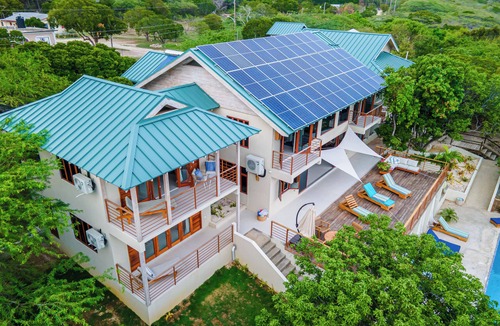 Treasure Beach Villa | Hawksbill - 4 BR Villa in Treasure Beach w/AC, WiFi, Private Cove & Staff