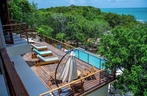 Treasure Beach Villa | Hawksbill - 4 BR Villa in Treasure Beach w/AC, WiFi, Private Cove & Staff