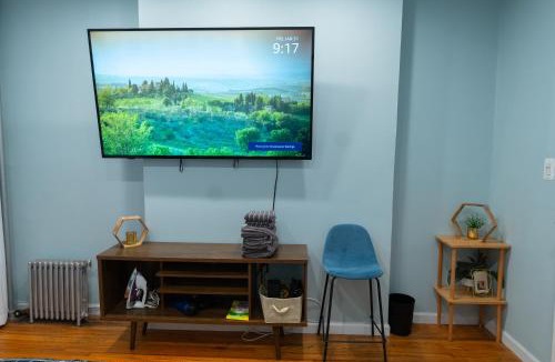 Midtown West Apartment | Hells Kitchen Hideaway