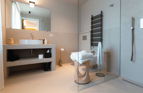 Cremolino Bed & Breakfast | HEMANAIRE