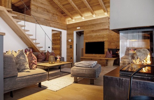 Casola Ski Chalet | High Luxury Chalet "K Lodge Mountain" with Mountain View, Whirlpool and Sauna
