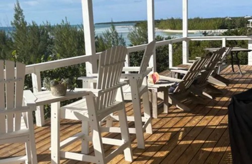 Green Turtle Cay House | Hilltop House GTCnExceptional views of Cocoa Bay and Atlantic Ocean